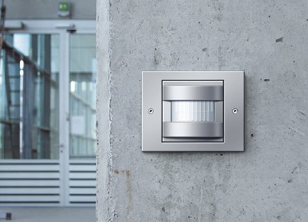 Gira TX_44, colour aluminium automatic control switch, colour aluminium