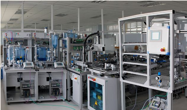 PTN Cơ điện tử - Cao đẳng quốc tế miền Đông